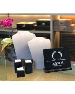 Conjunto de Expositores e Placa com Bordado