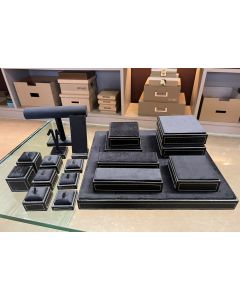 Conjunto de Expositores - Base Couro Lezard Preto - Topo Camurça Jet Black 