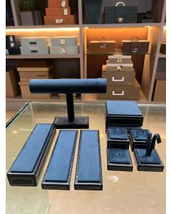 Conjunto de Expositores - Base Couro Lezard Azul Marinho - Topo Camurça Lux